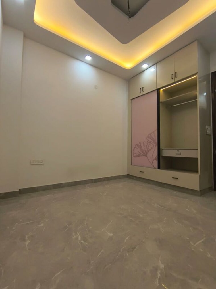 Room, rohini sector 24 2 Bedroom 700 Sq.Ft. Builder Floor In Rohini Sector 24 Delhi 10529643