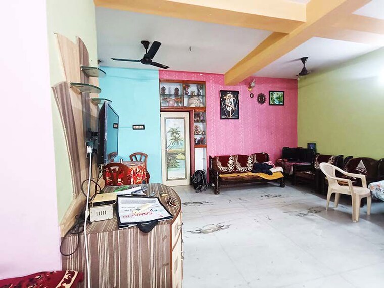 Living Room, pal gam 5 Bedroom 165 Sq.Yd. Independent House In Pal Gam Surat 10529248