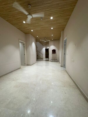 Room in 3 BHK Apartment at Indiabulls Sky Forest, Lower Parel – for Rent