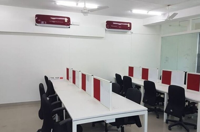 Team Area, trade-world Commercial Office Space 1020 Sq.Ft. In Lower Parel Mumbai 10529681