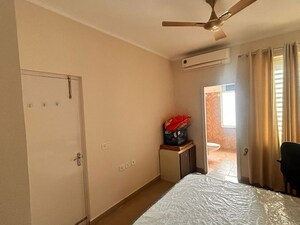 Room in 3 BHK Apartment at Conscient Habitat Prime, Sector 99a – for Rent