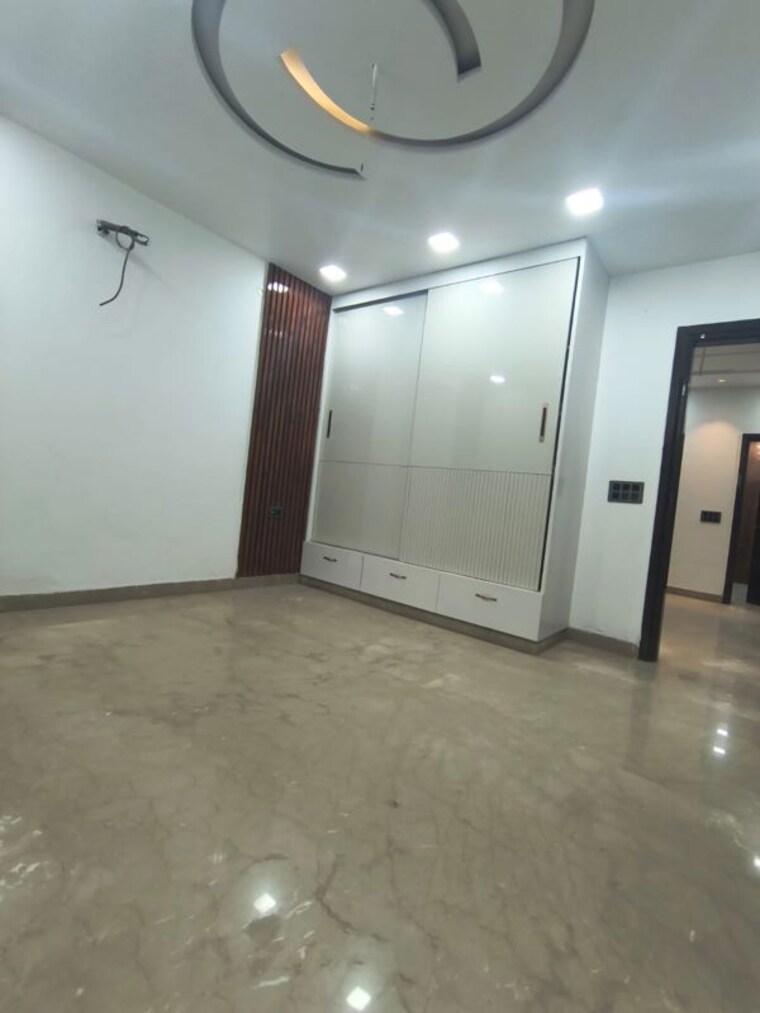 Room, rohini sector 24 4 Bedroom 1400 Sq.Ft. Builder Floor In Rohini Sector 24 Delhi 10529693