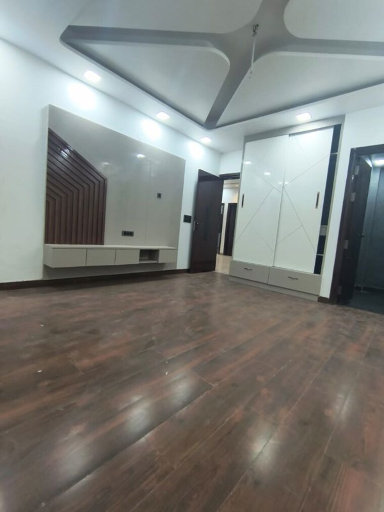 Room, rohini sector 24 4 Bedroom 1400 Sq.Ft. Builder Floor In Rohini Sector 24 Delhi 10529693