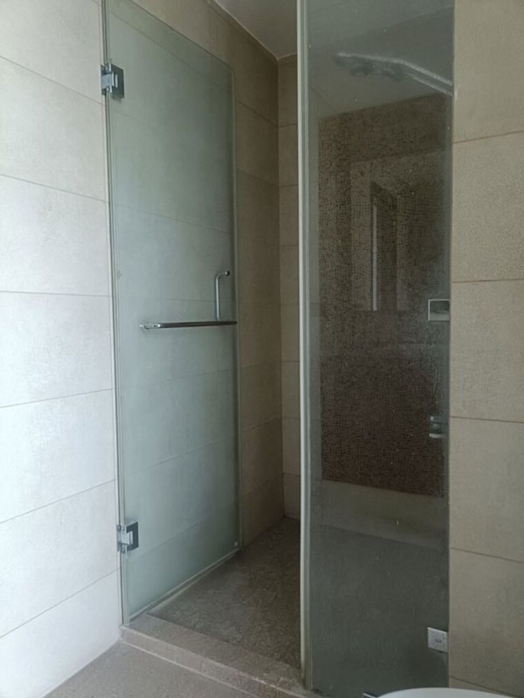 Bathroom, mahindra-luminare 3 Bedroom 2985 Sq.Ft. Apartment In Sector 59 Gurgaon 10529759