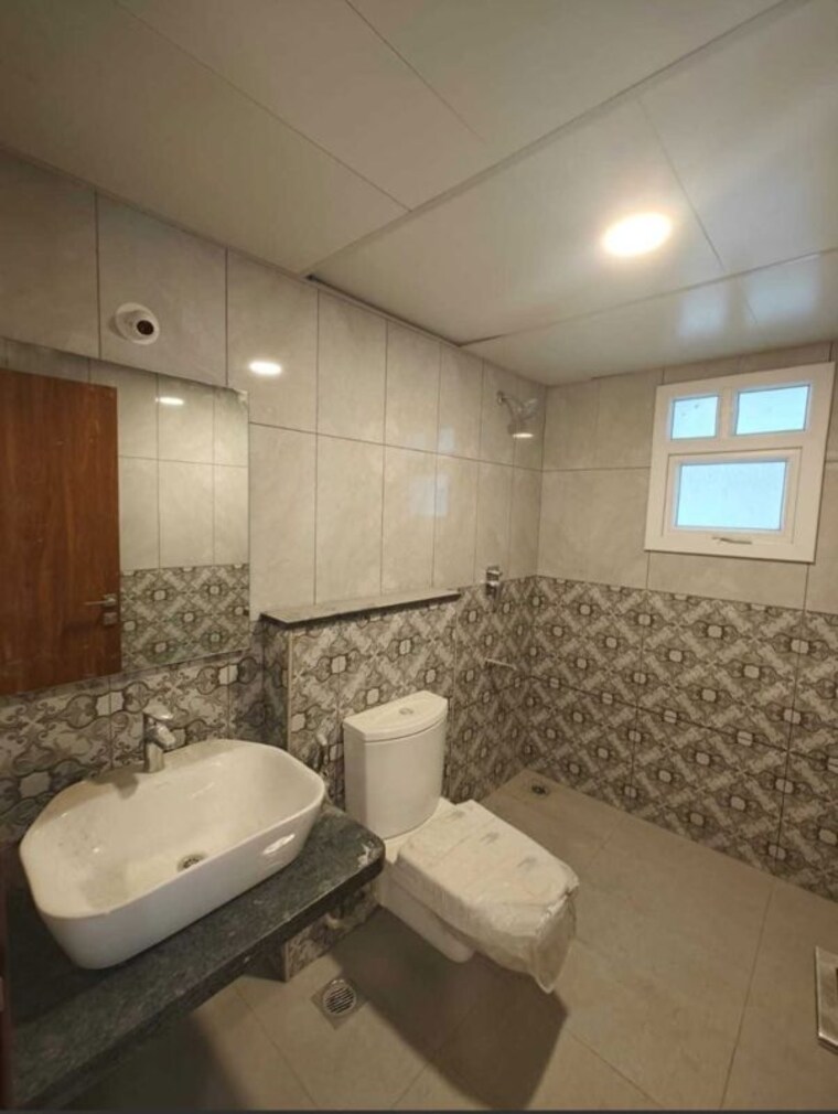 Bathroom, prestige-green-gables 3 Bedroom 1405 Sq.Ft. Apartment In Panathur Bangalore 10529794