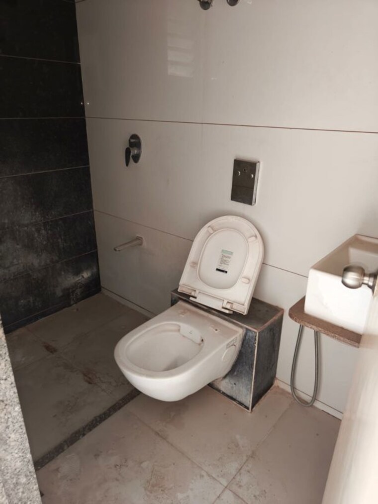 Bathroom, rushabh-enclave 3 Bedroom 2250 Sq.Ft. Apartment In Paldi Ahmedabad 10529807