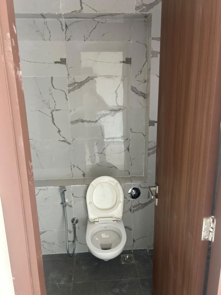 Bathroom, kalpataru-vivant 2 Bedroom 660 Sq.Ft. Apartment In Jogeshwari East Mumbai 10529785