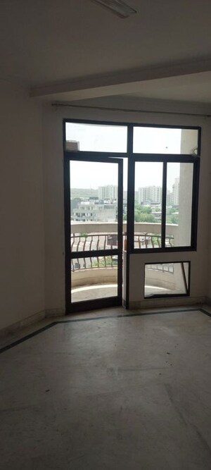 Room in 3 BHK Apartment at Emaar Gurgaon Greens, Sector 102 – for Rent