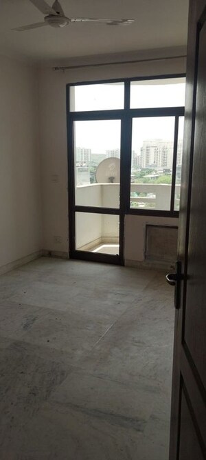Room in 3 BHK Apartment at Emaar Gurgaon Greens, Sector 102 – for Rent