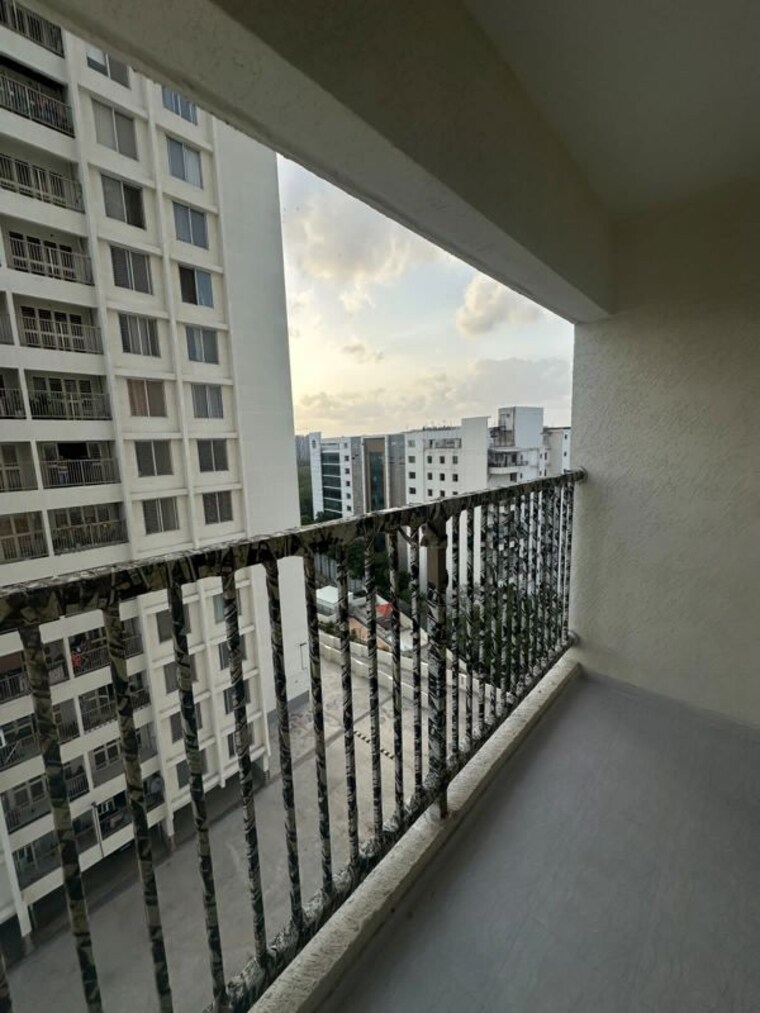 Balcony, goel-ganga-altus 2 Bedroom 850 Sq.Ft. Apartment In Kharadi Pune 10529842