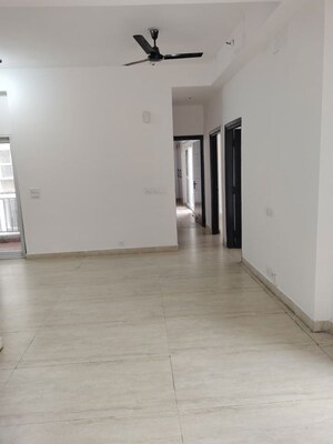 Room in 2.5 BHK Apartment at H R Buildcon Elite Homz, Sector 77 – for Rent