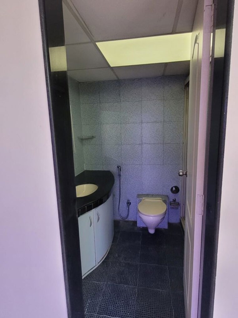 Bathroom, bramha-suncity 4 Bedroom 2500 Sq.Ft. Apartment In Wadgaon Sheri Pune 10529872
