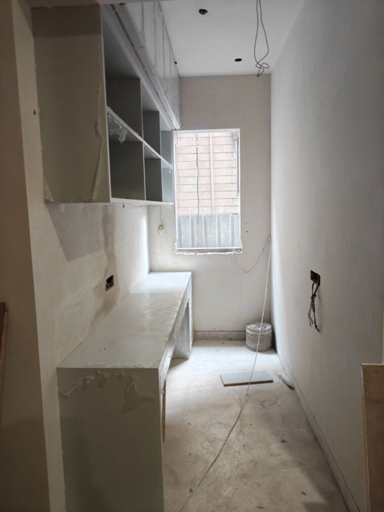 Kitchen, ashok vihar 3 Bedroom 1800 Sq.Ft. Builder Floor In Ashok Vihar Delhi 10526233