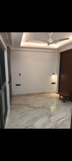 Room in 3 BHK Builder Floor at Greater Kailash ii – for Rent
