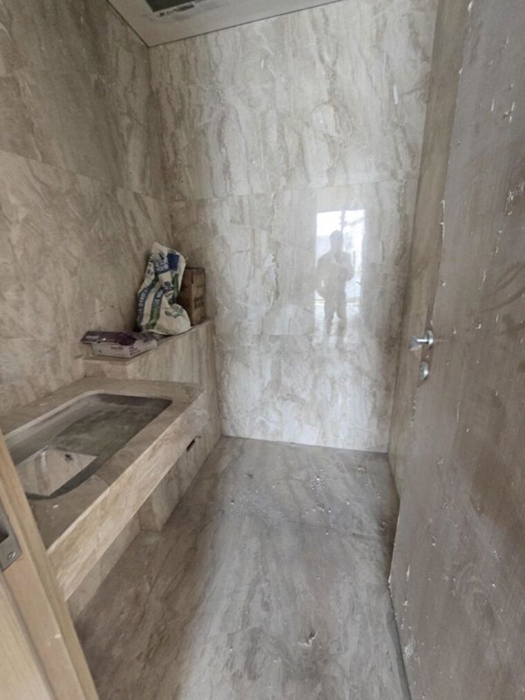 Bathroom, rustomjee-crown 3 Bedroom 1400 Sq.Ft. Apartment In Prabhadevi Mumbai 10530127