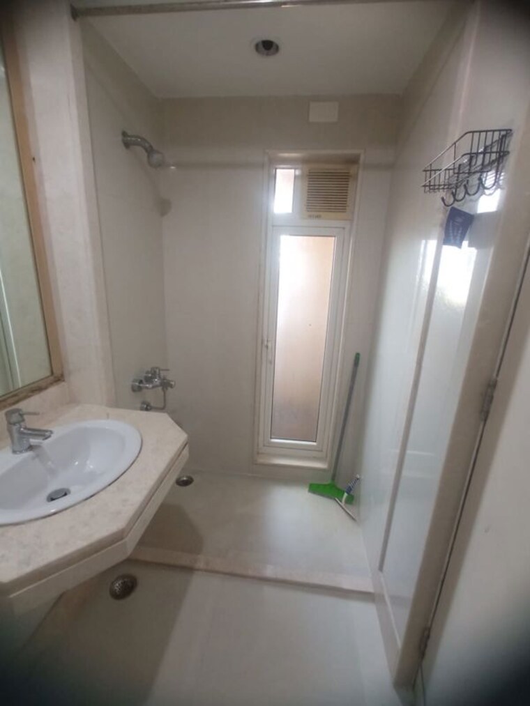 Bathroom, hiranandani-maitri-park 2 Bedroom 750 Sq.Ft. Apartment In Chembur Mumbai 10530219
