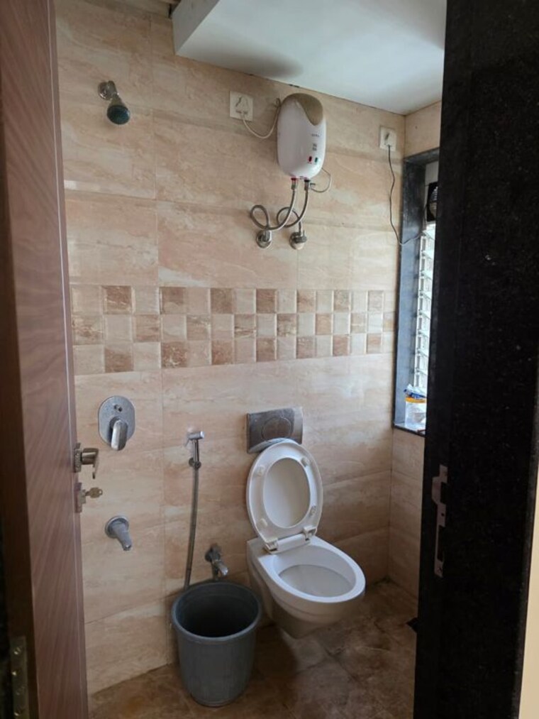 Bathroom, lower parel 2 Bedroom 550 Sq.Ft. Apartment In Lower Parel Mumbai 10530274