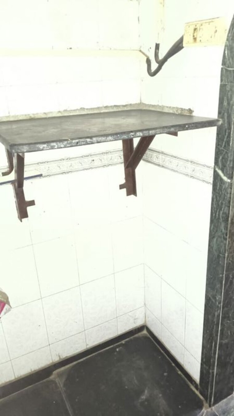Bathroom, amardeep-chs-tilak-nagar 2 Bedroom 600 Sq.Ft. Apartment In Tilak Nagar Mumbai 10530280