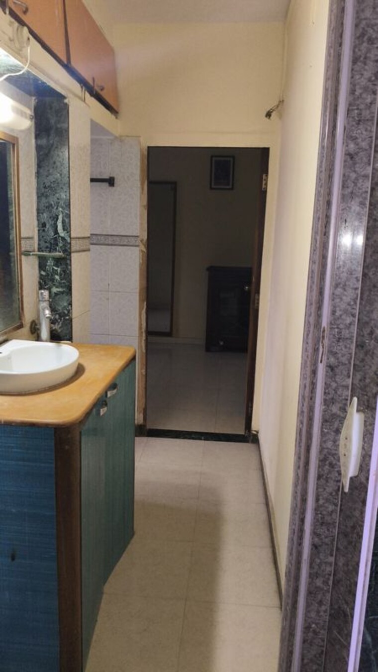 Bathroom, amardeep-chs-tilak-nagar 2 Bedroom 600 Sq.Ft. Apartment In Tilak Nagar Mumbai 10530280
