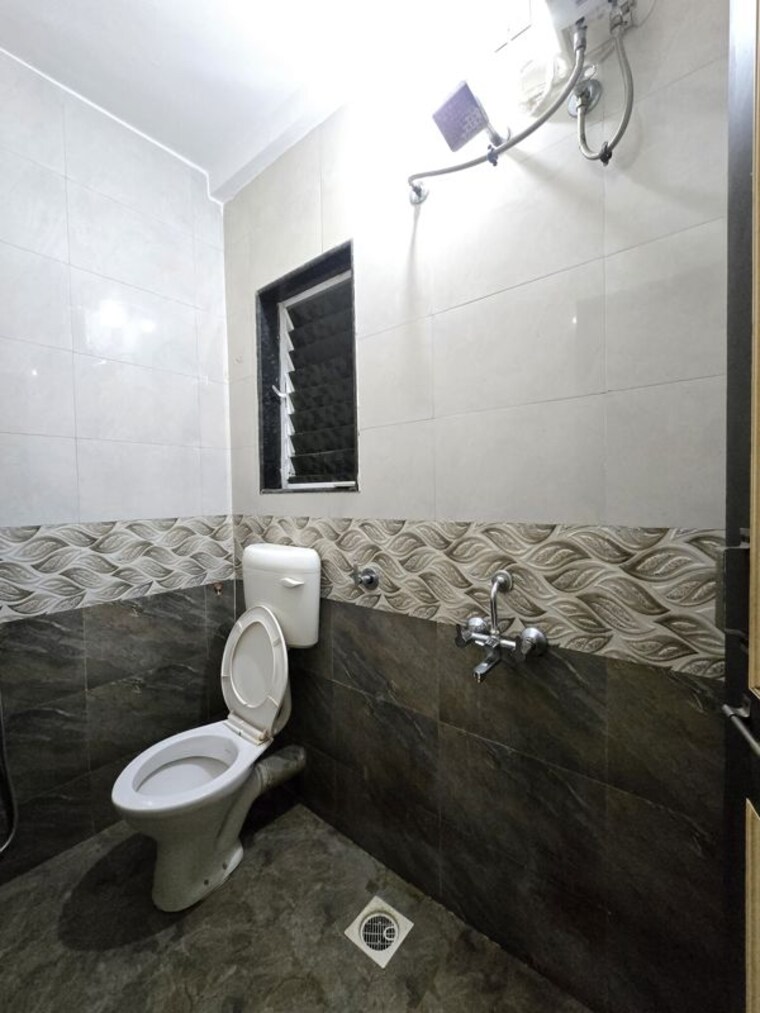 Bathroom, madhav-residency-kharadi 1 Bedroom 564 Sq.Ft. Builder Floor In Kharadi Pune 10530253