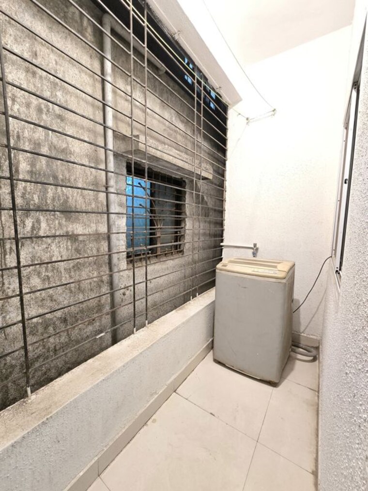 Bathroom, madhav-residency-kharadi 1 Bedroom 564 Sq.Ft. Builder Floor In Kharadi Pune 10530253