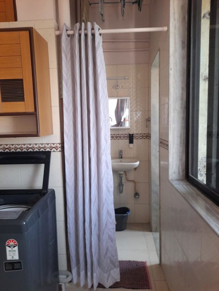 Bathroom, mahim west 2 Bedroom 630 Sq.Ft. Apartment In Mahim West Mumbai 10530302