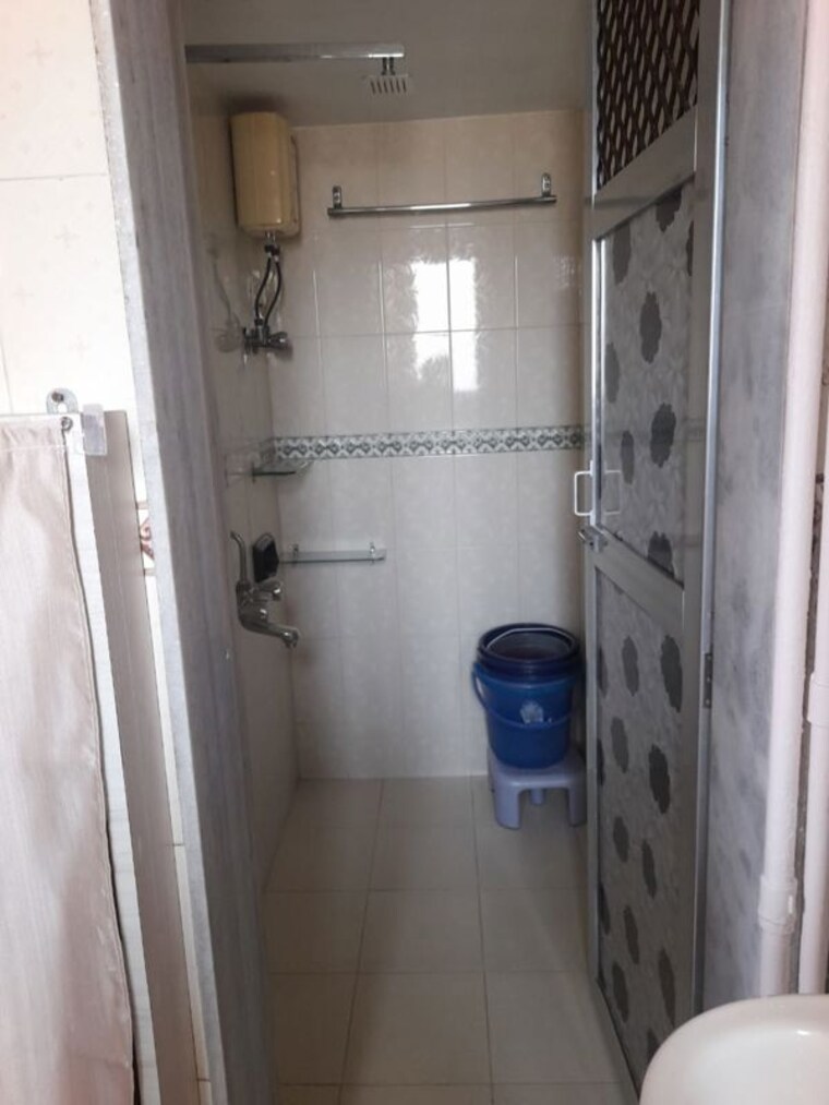 Bathroom, mahim west 2 Bedroom 630 Sq.Ft. Apartment In Mahim West Mumbai 10530302