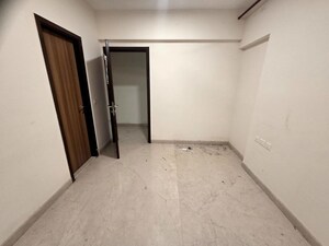 Room in 2 BHK Apartment at K Raheja Ascencio, Chandivali – for Rent