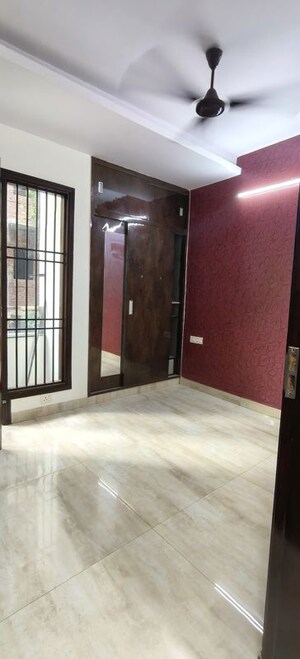 Room in 2 BHK Apartment at Sector 17 Dwarka – for Rent