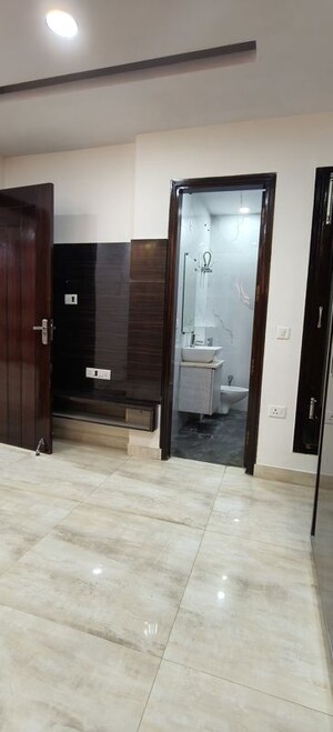 Bathroom in 2 BHK Apartment at Sector 17 Dwarka – for Rent