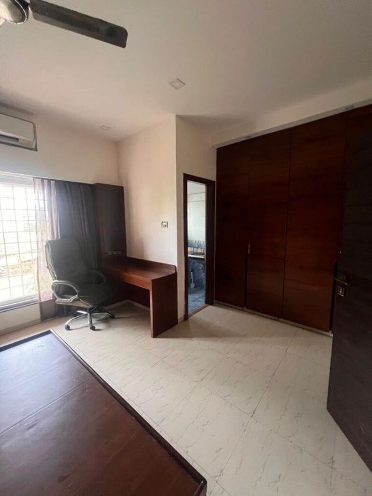 Room, gera-greensville 4 Bedroom 4000 Sq.Ft. Villa In Kharadi Pune 10530342