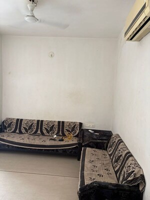 Bedroom in 3 BHK Apartment at Ambawadi – for Rent