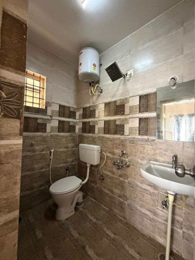Bathroom, keerthana-residency 1 Bedroom 600 Sq.Ft. Apartment In Kadubeesanahalli Bangalore 10530396