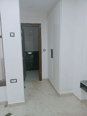 Room in 3 BHK Builder Floor at Green Fields Colony – for Sale