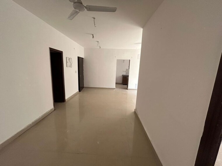 Room, mahagun-moderne 2.5 Bedroom 1250 Sq.Ft. Apartment In Sector 78 Noida 10530398