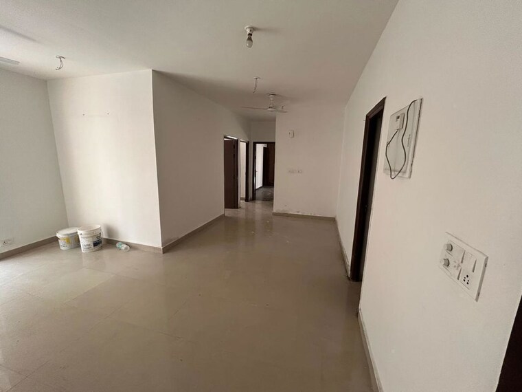Room, mahagun-moderne 2.5 Bedroom 1250 Sq.Ft. Apartment In Sector 78 Noida 10530398