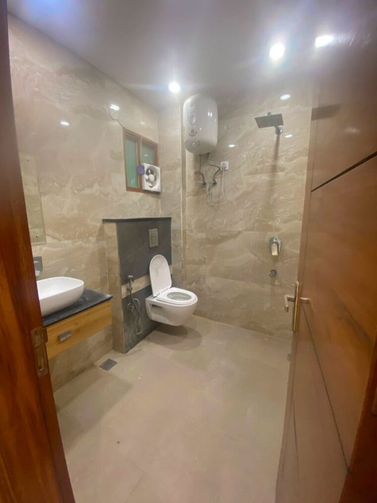 Bathroom, nirala-greenshire-mart 3 Bedroom 1450 Sq.Ft. Apartment In Bisrakh Jalalpur Greater Noida 10530414