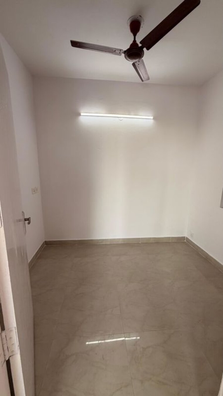 Room, supertech-cape-town 2 Bedroom 930 Sq.Ft. Apartment In Sector 74 Noida 10530423