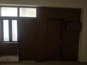 Room in 3 BHK Apartment at VVIP Addresses, Raj Nagar Extension – for Rent
