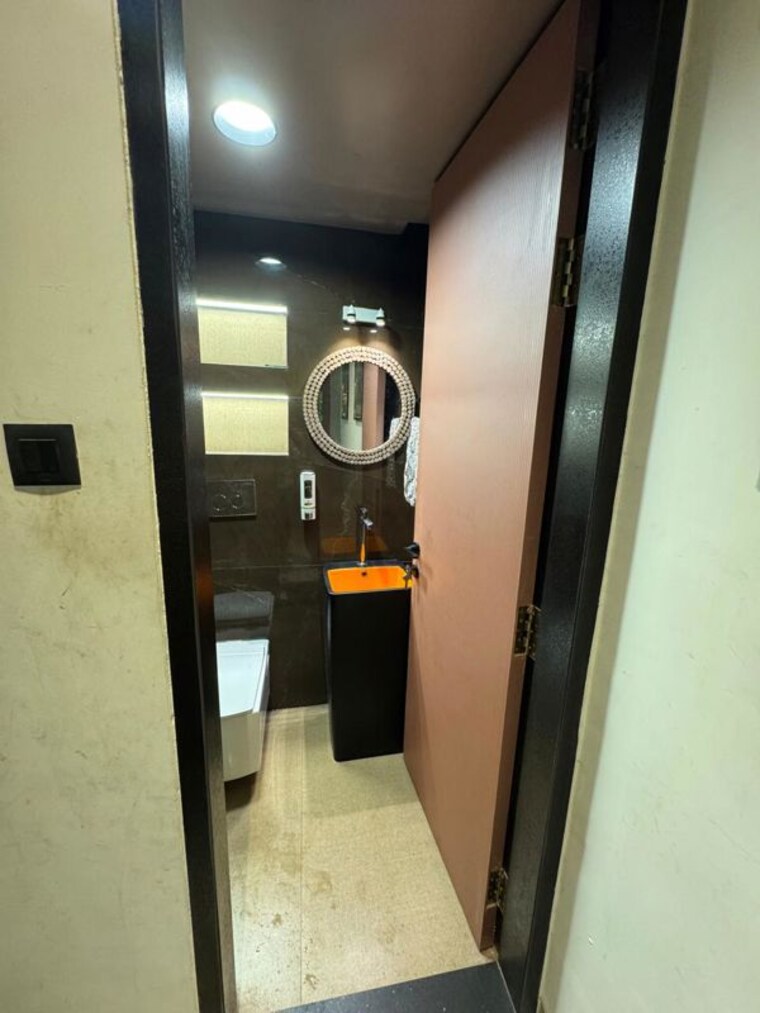 Bathroom, lodha-villa-royale 3 Bedroom 2000 Sq.Ft. Villa In Mankoli Thane 10530501