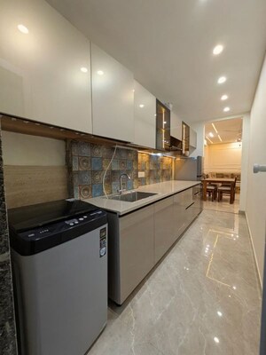 Kitchen in 2 BHK Builder Floor at Sector 43 – for Rent