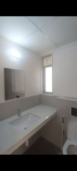 Room in 2 BHK Apartment at Piramal Vaikunth, Balkum Pada – for Rent