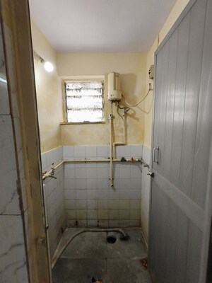 Bathroom in 1 RK Apartment at Ashirwad CHS Andheri East, Andheri East – for Rent