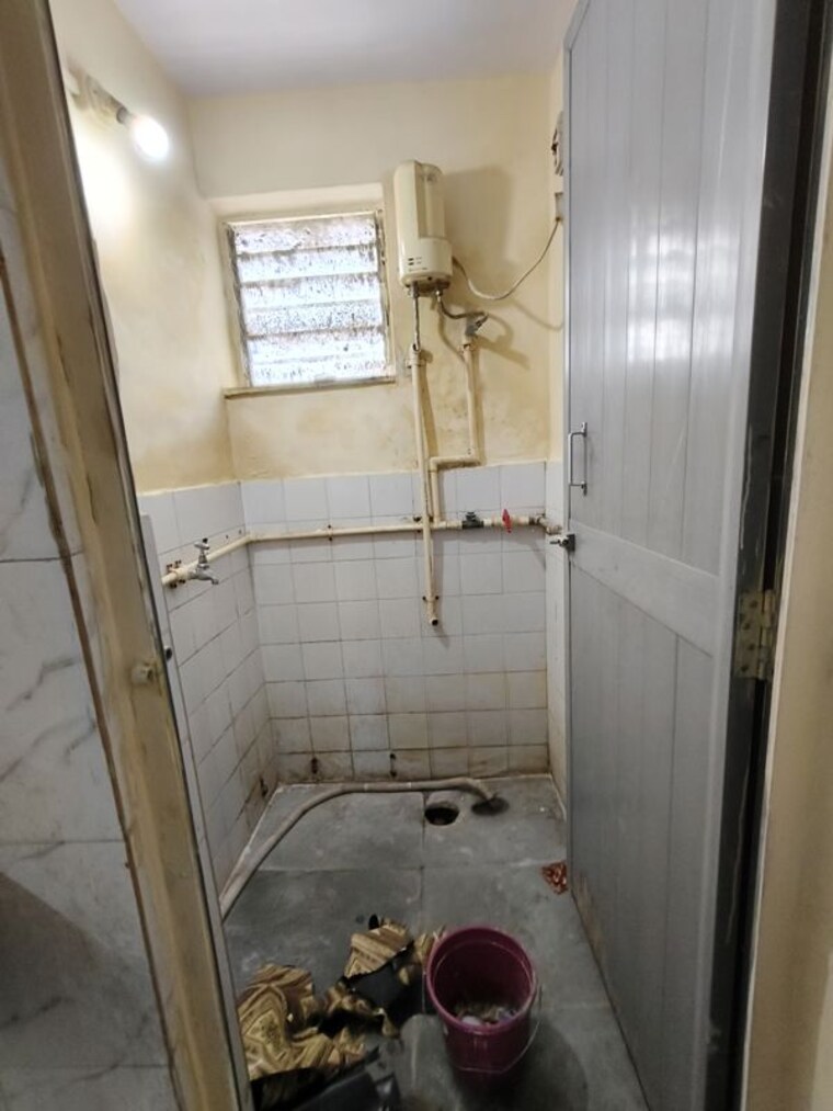 Bathroom, ashirwad-chs-andheri-east 1 RK 300 Sq.Ft. Apartment In Andheri East Mumbai 10530546