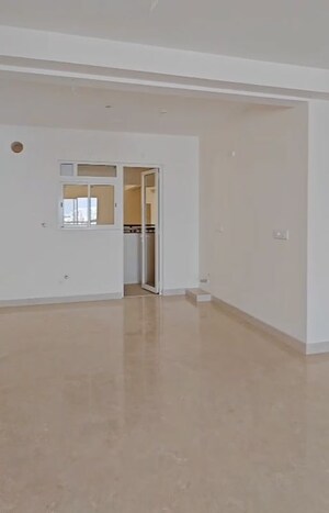 Room in 3 BHK Apartment at Aurobindo Kohinoor, Serilingampally – for Sale
