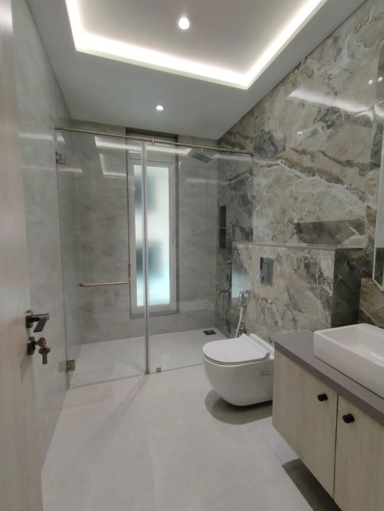 Bathroom, windsor-grande-residences 4 Bedroom 2350 Sq.Ft. Apartment In Andheri West Mumbai 10530589