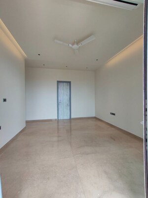 Room in 4 BHK Apartment at Windsor Grande Residences, Andheri West – for Rent