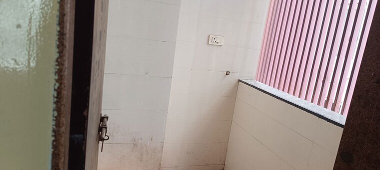 Balcony, jubilee-enclave Commercial Office Space 1600 Sq.Ft. In Hi Tech City Hyderabad 10530625