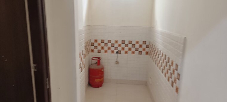 Bathroom, jubilee-enclave Commercial Office Space 1600 Sq.Ft. In Hi Tech City Hyderabad 10530625