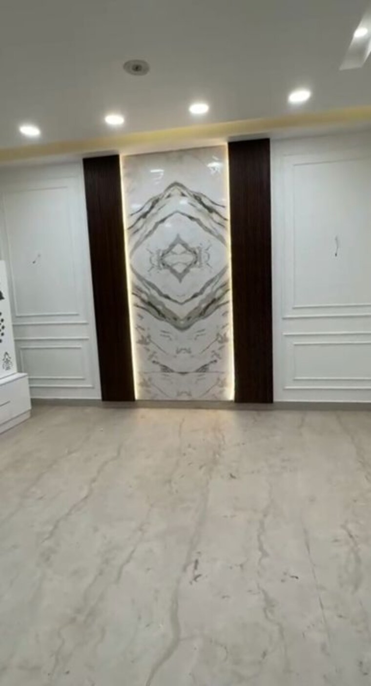 Room, rohini sector 22 5 Bedroom 96 Sq.Mt. Builder Floor In Rohini Sector 22 Delhi 10530627